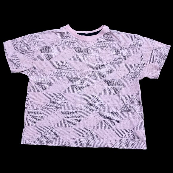 👣 5/$25 - Salmon/Black Geometric Print Tee w/ Pocket Detail - Picture 1 of 2